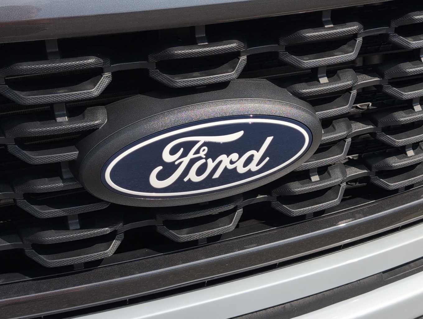 2025 Ford F-150 STX photo 4