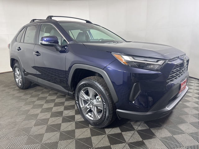 2025 Toyota RAV4 XLE's photo