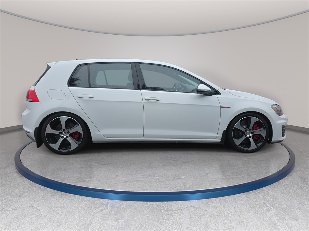 2017 Volkswagen Golf GTI photo 4