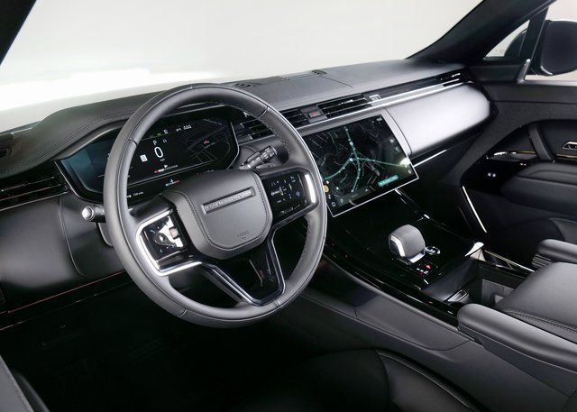 2025 Land Rover Range Rover Sport SE photo 17