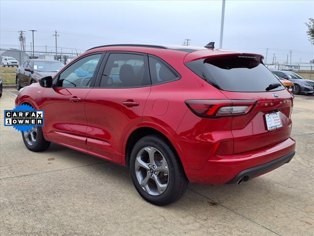 2024 Ford Escape ST-Line photo 2