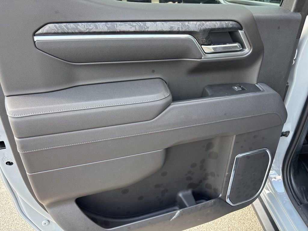 2025 Chevrolet Silverado 1500 RST photo 30