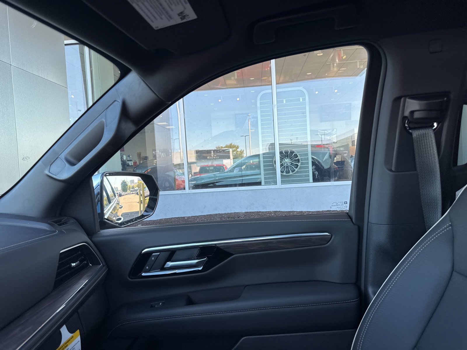 2025 Chevrolet Tahoe Premier photo 27