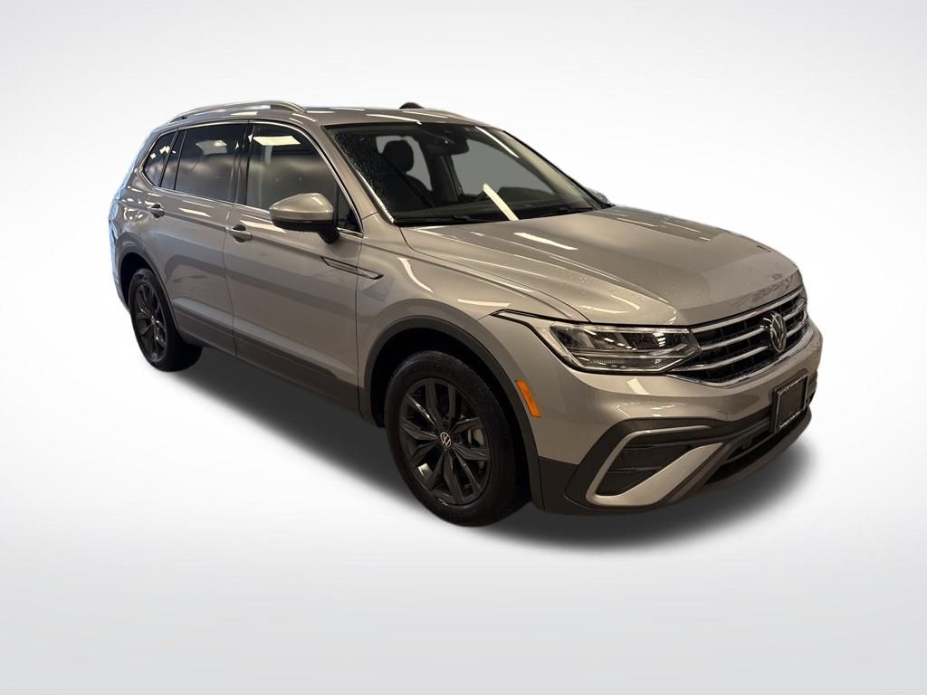 2024 Volkswagen Tiguan SE Wolfsburg Edition photo 2