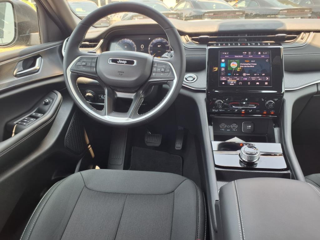 2025 Jeep Grand Cherokee Laredo X photo 24