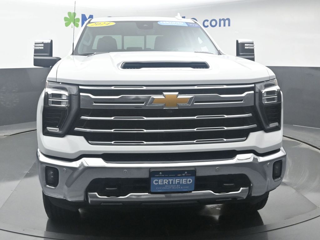 2024 Chevrolet Silverado 2500HD LTZ photo 2