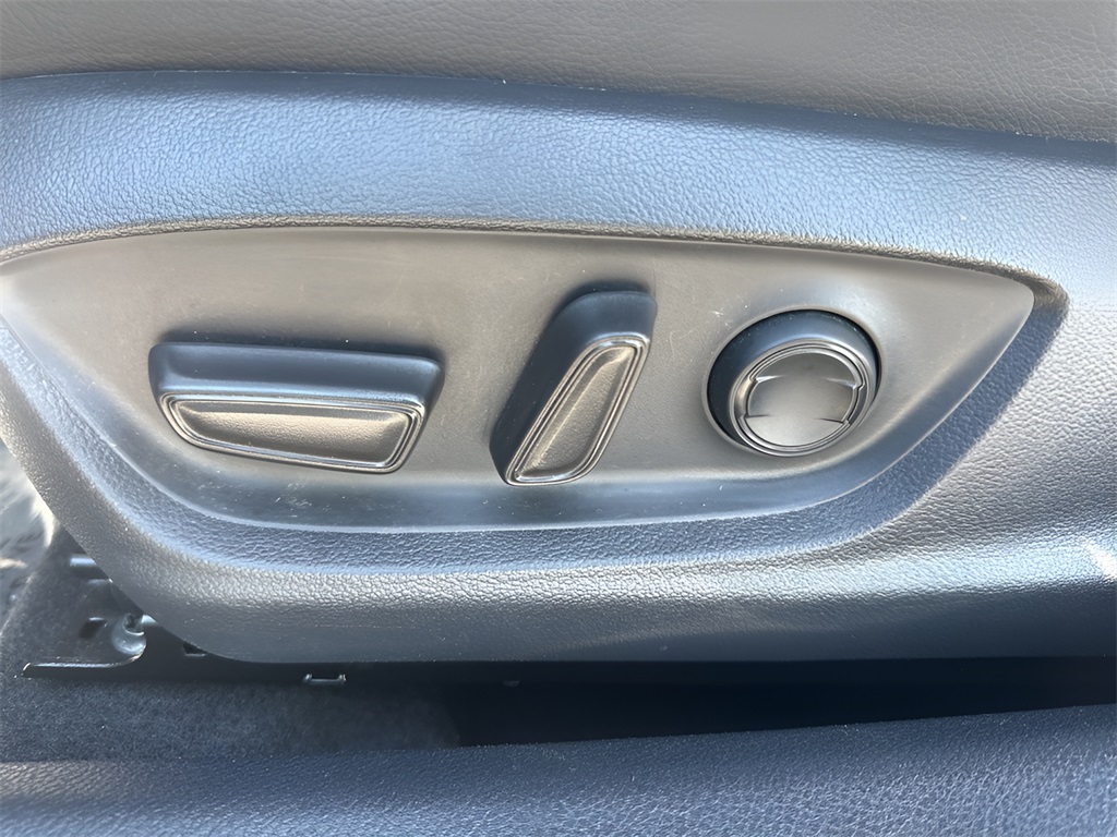 2022 Toyota Camry XSE photo 10