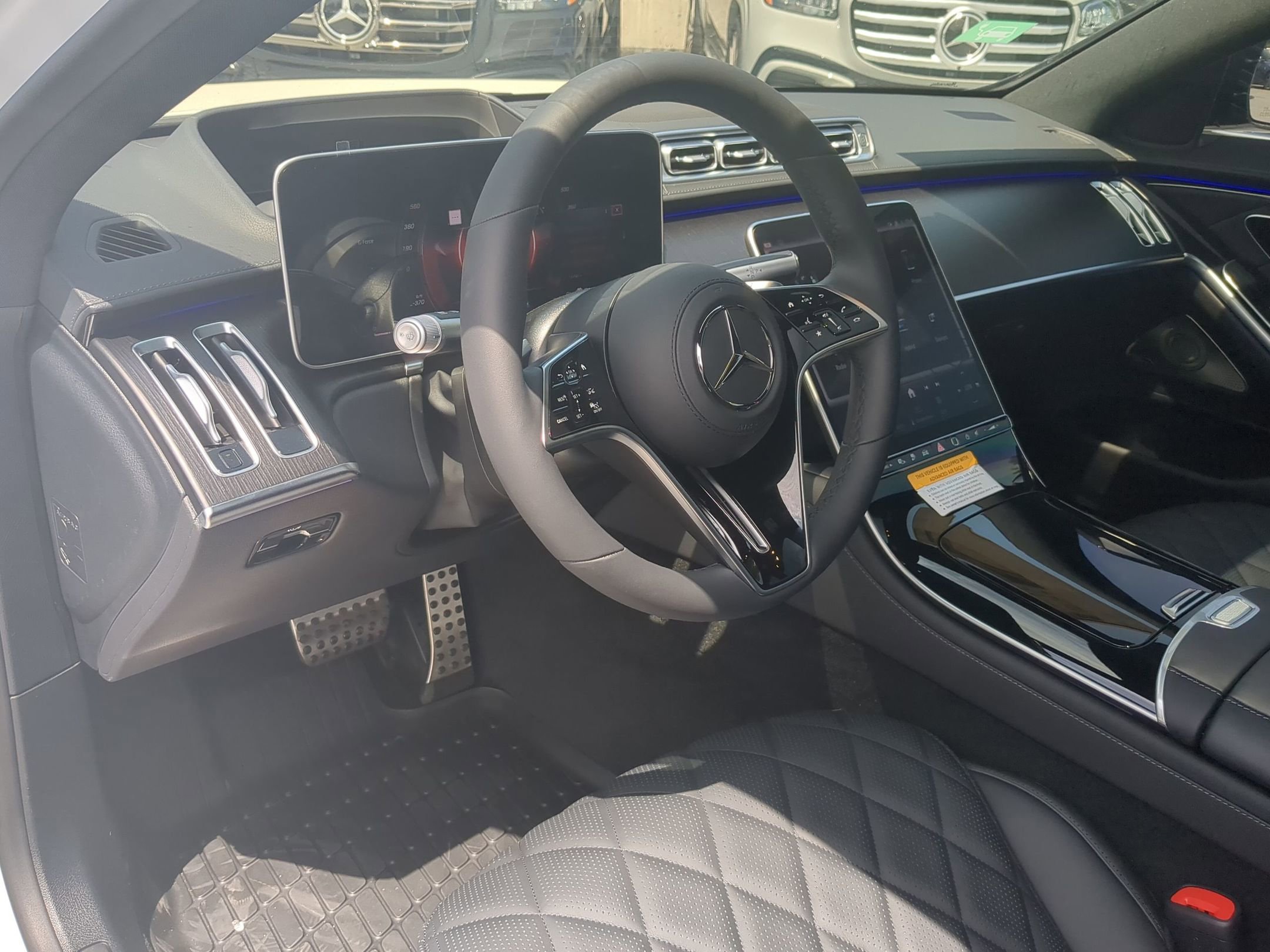 2025 Mercedes Benz S 580e 4MATIC photo 2