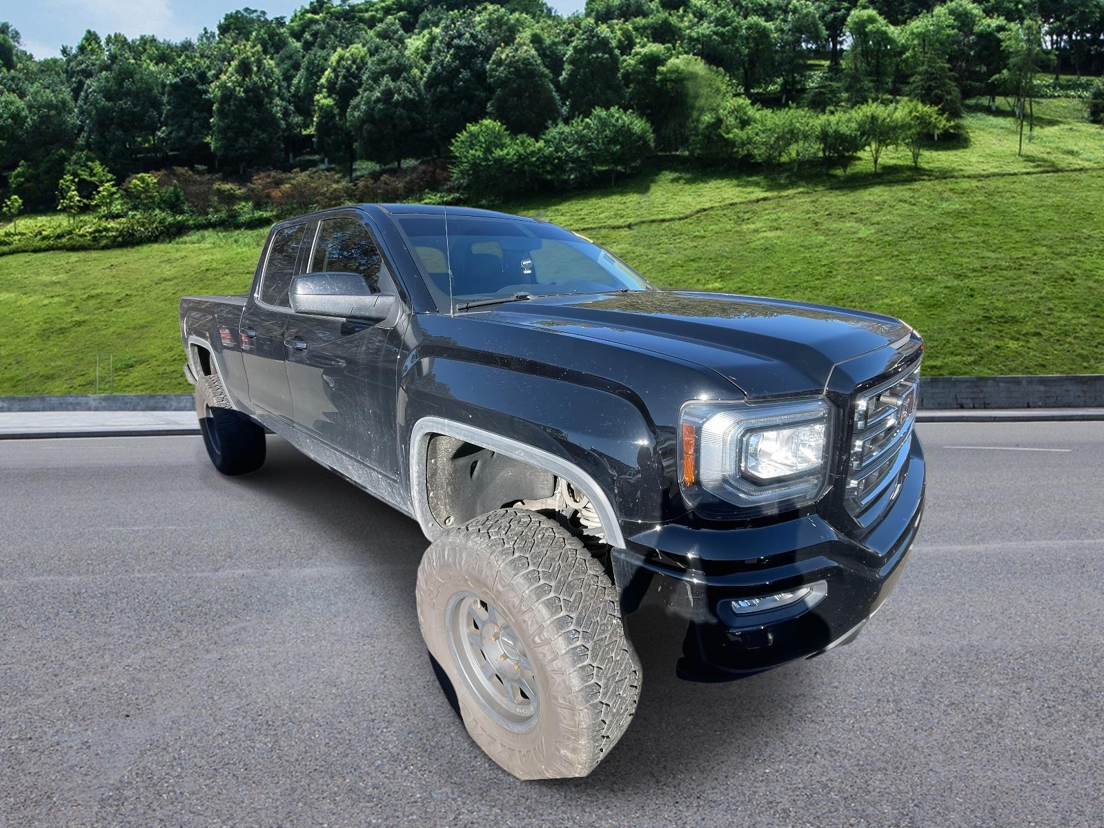 2018 GMC Sierra 1500 SLE's photo