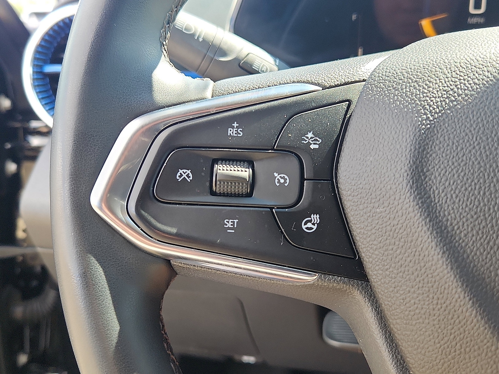 2025 Chevrolet Trax LT photo 19