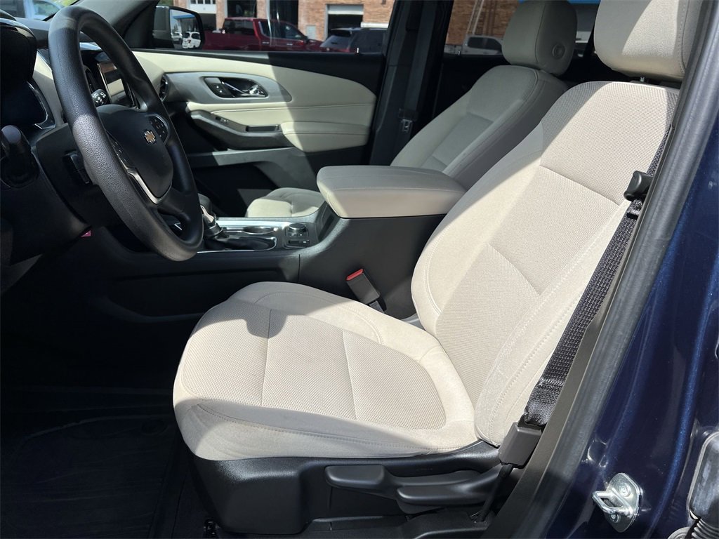 2023 Chevrolet Traverse LS photo 14