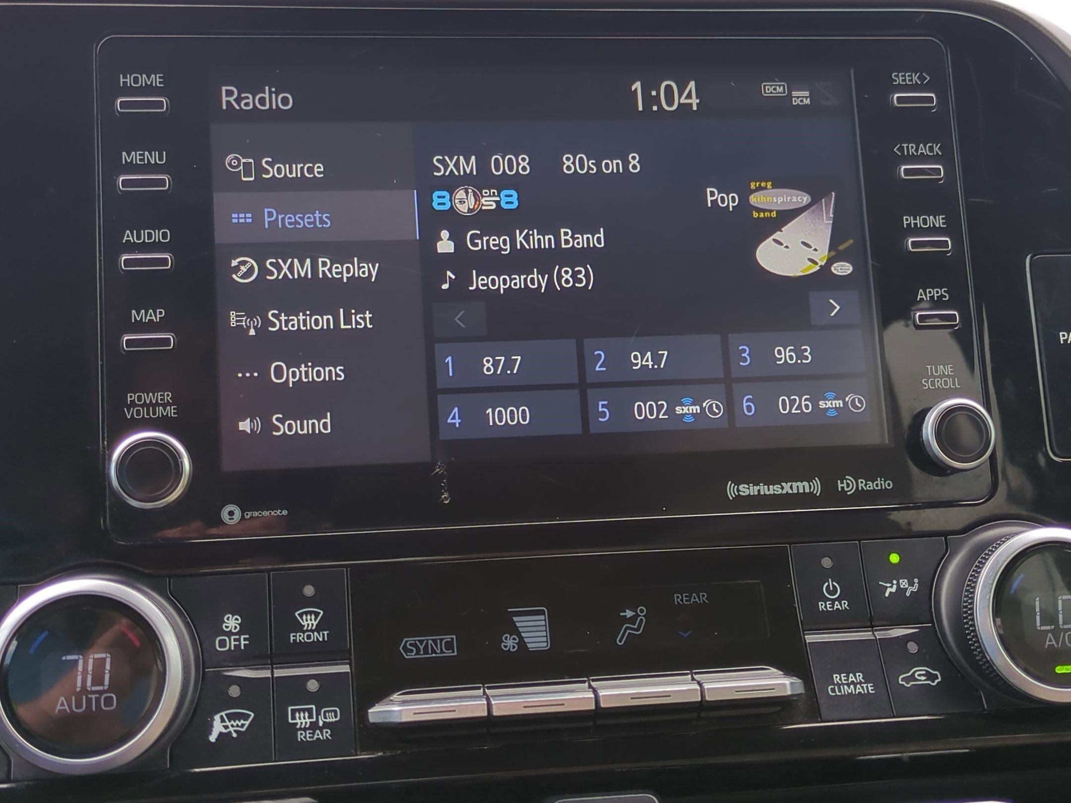 2021 Toyota Highlander XLE photo 20
