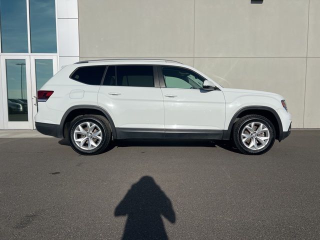Used 2018 Volkswagen Atlas SE w/Tech with VIN 1V2DP2CA2JC600126 for sale in Sunnyside, WA