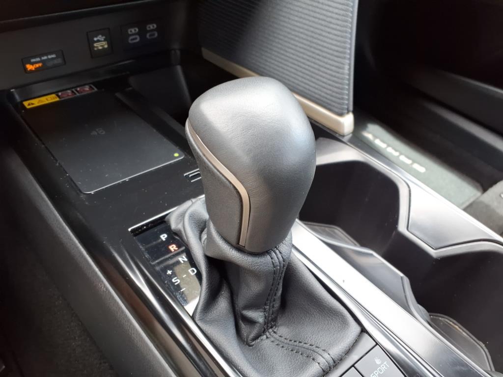 2025 Toyota Camry SE photo 23