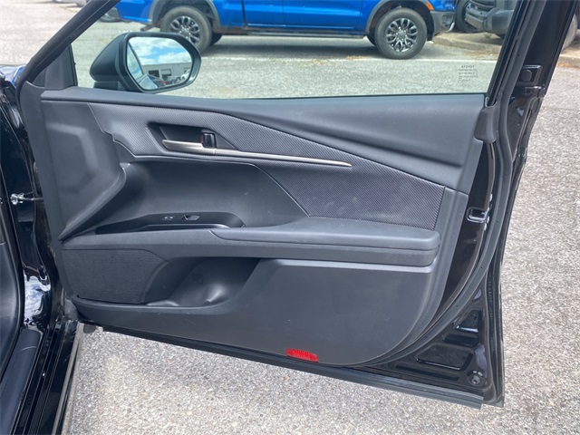2025 Toyota Camry SE photo 10