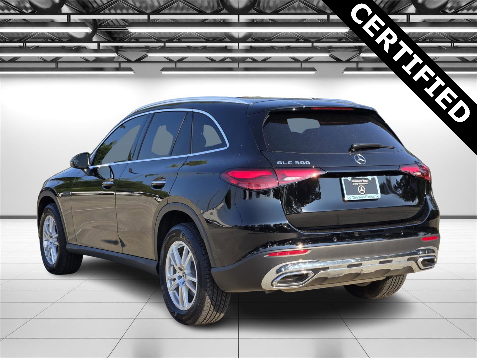 2025 Mercedes Benz GLC 300 photo 3