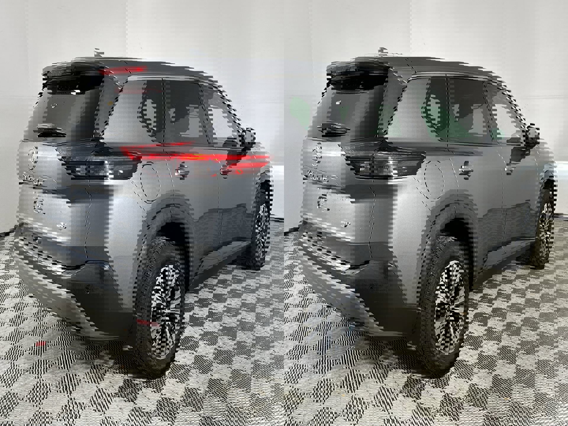 2022 Nissan Rogue SV photo 6