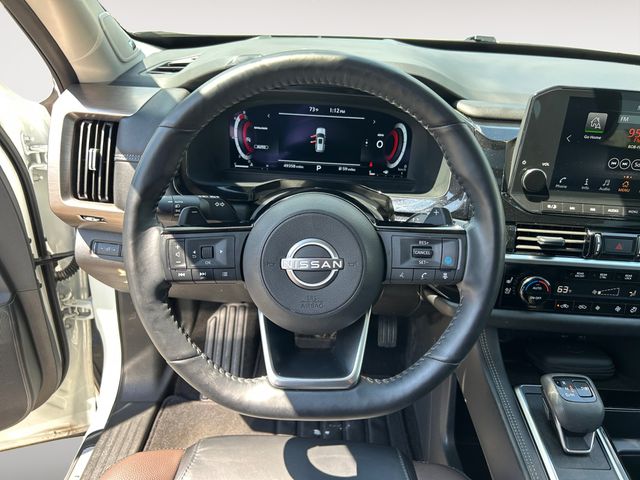 2024 Nissan Pathfinder Platinum photo 17