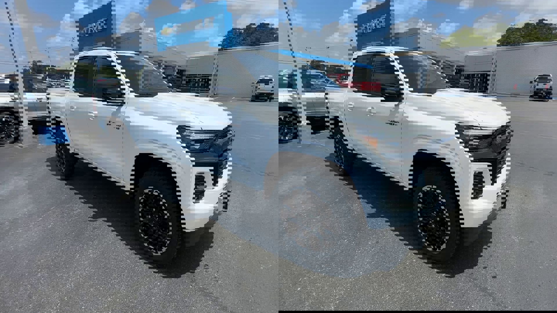 2026 Chevrolet Colorado Z71 photo 2