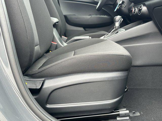 2025 Hyundai Venue SE photo 13