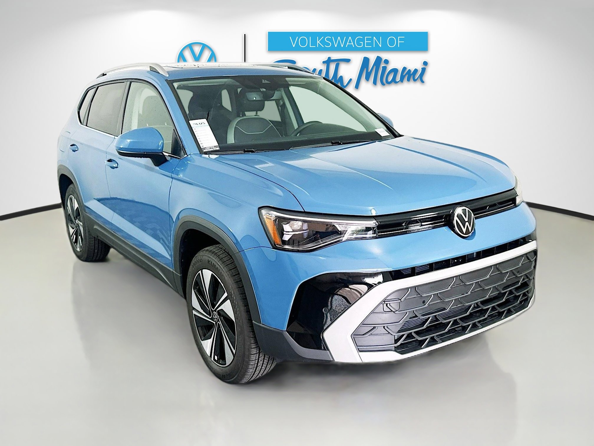2025 Volkswagen Taos SE photo 3