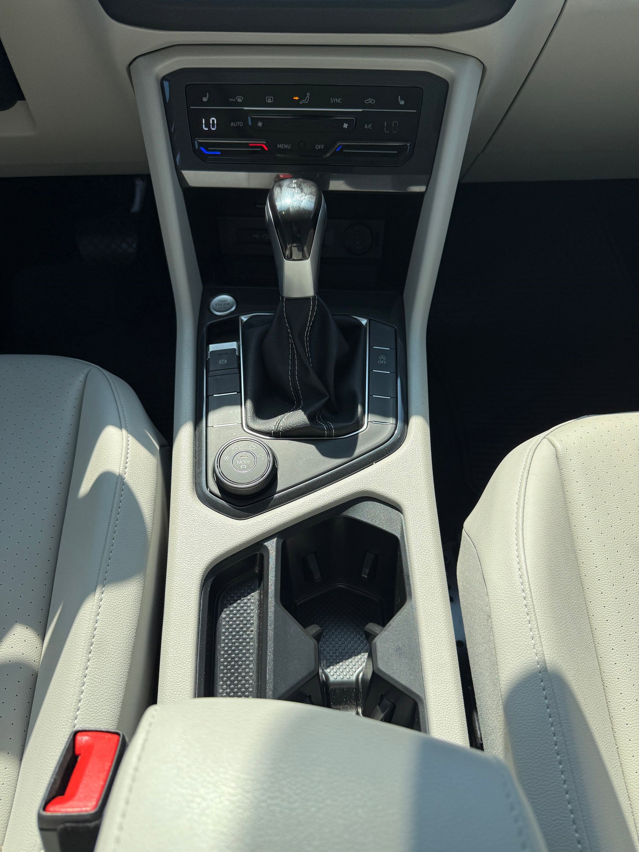 2024 Volkswagen Tiguan SE Wolfsburg Edition photo 16