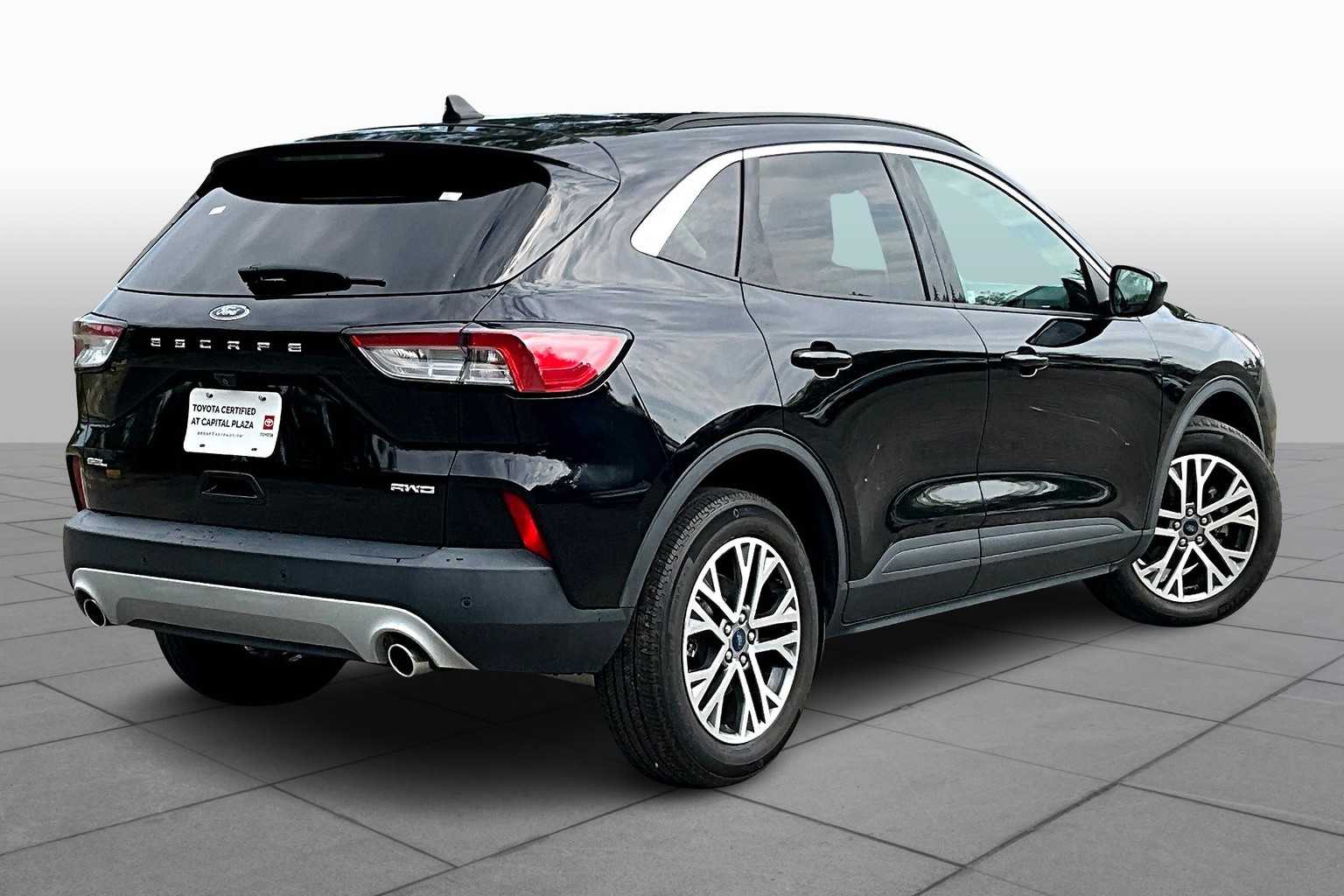 2022 Ford Escape SEL photo 11