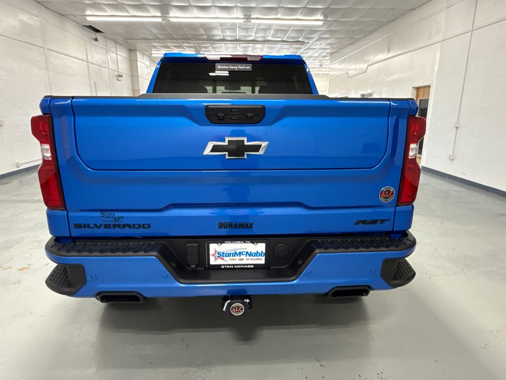 2025 Chevrolet Silverado 1500 RST photo 3