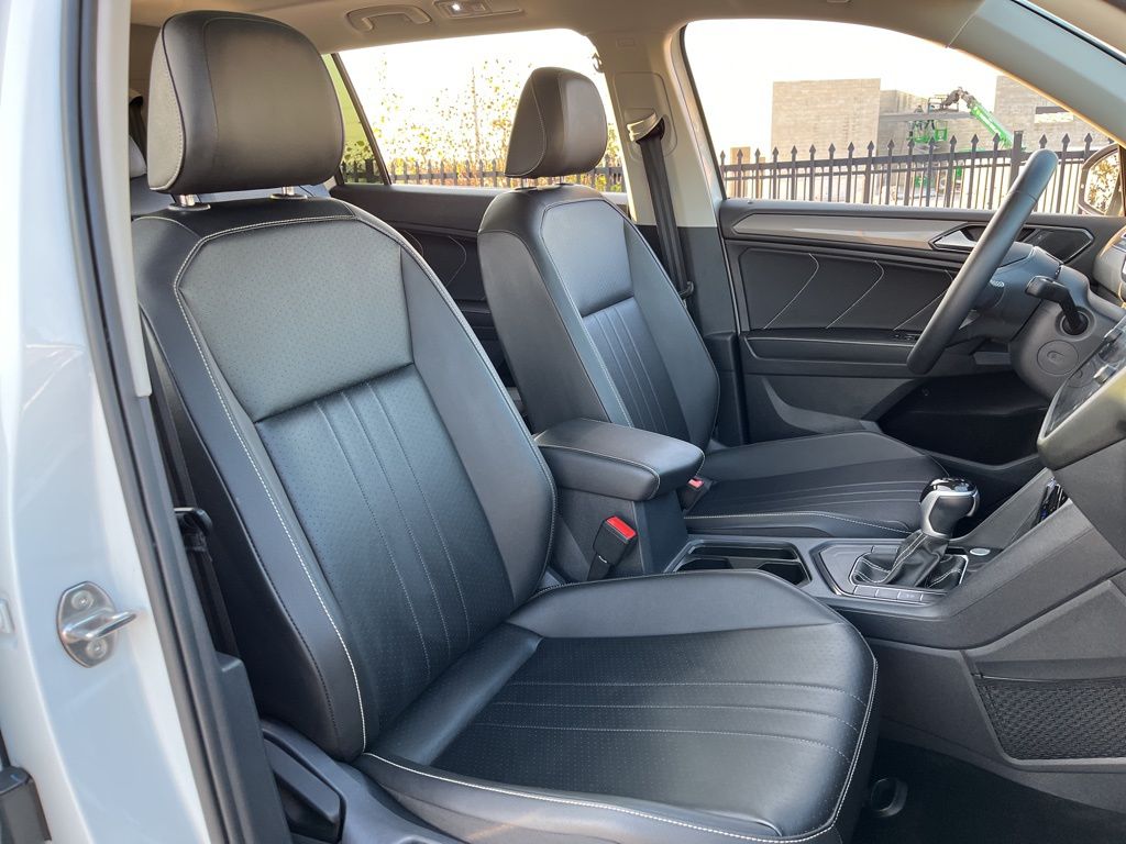 2022 Volkswagen Tiguan SE photo 25