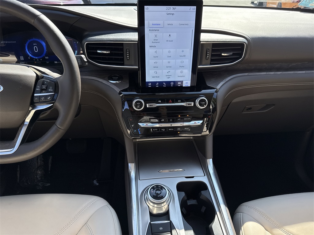 2025 Ford Explorer ST-Line photo 12