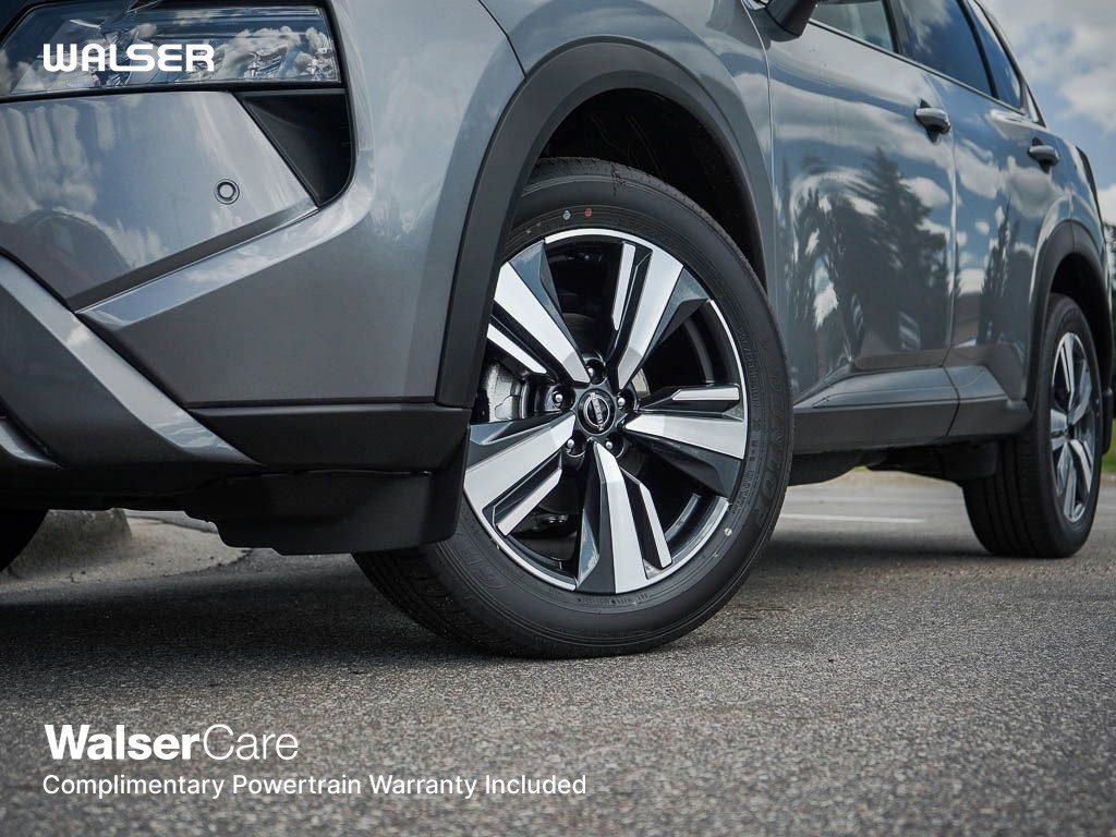 2025 Nissan Rogue SL photo 5