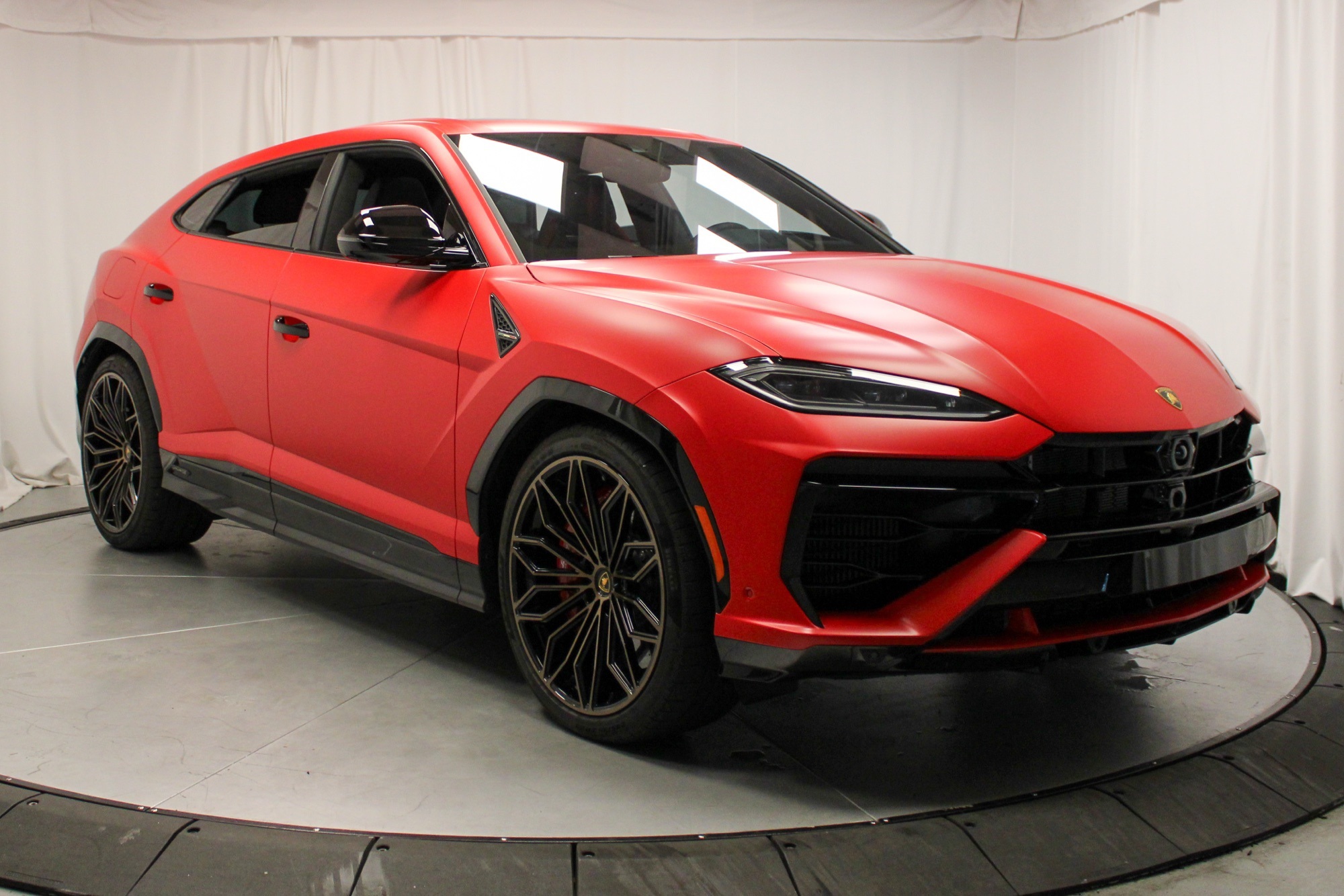 2025 Lamborghini Urus SE photo 7