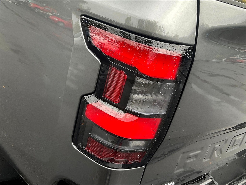 2025 Nissan Frontier SV photo 30