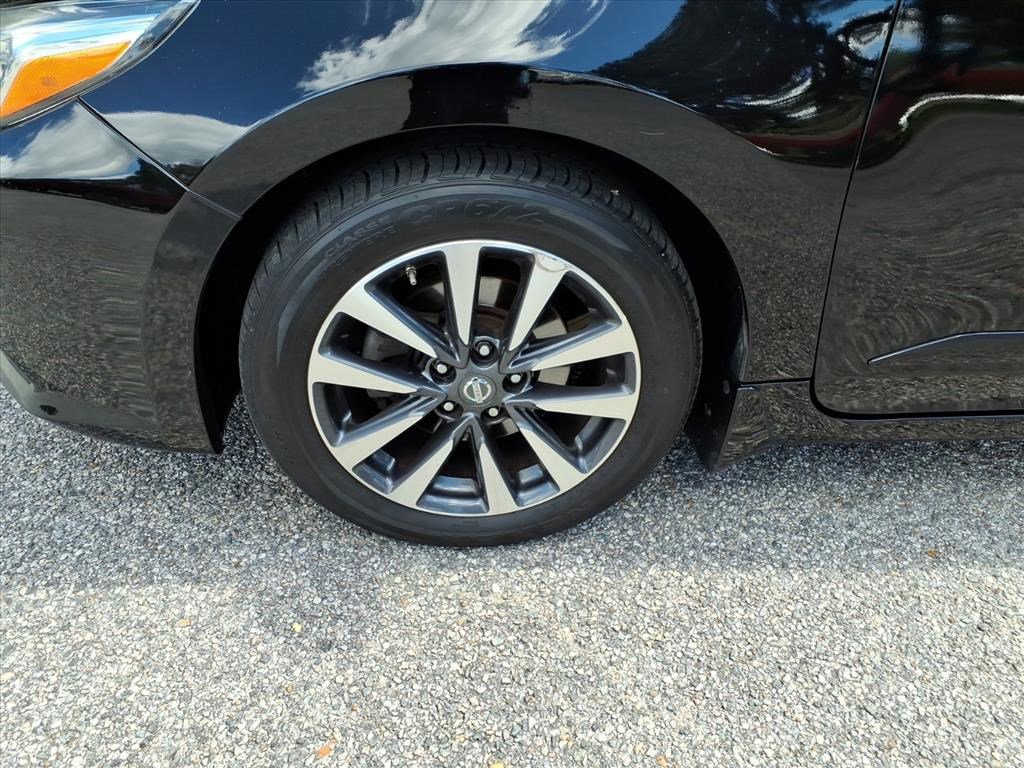2017 Nissan Altima 2.5 SV photo 9