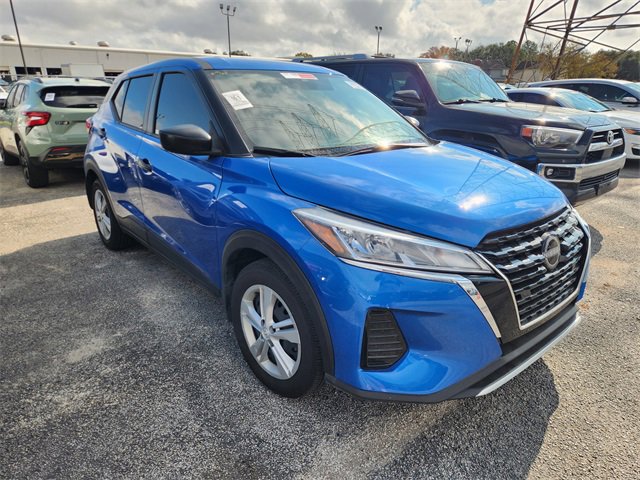 2025 Nissan KICKS PLAY Base's photo