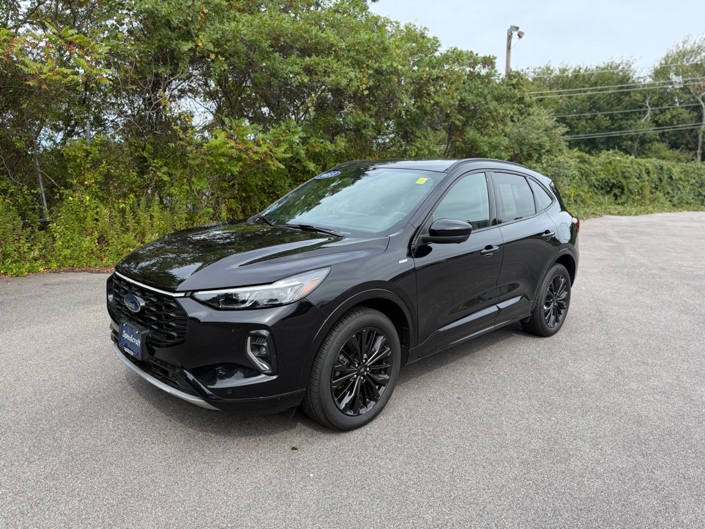 2023 Ford Escape ST-Line Elite photo 3