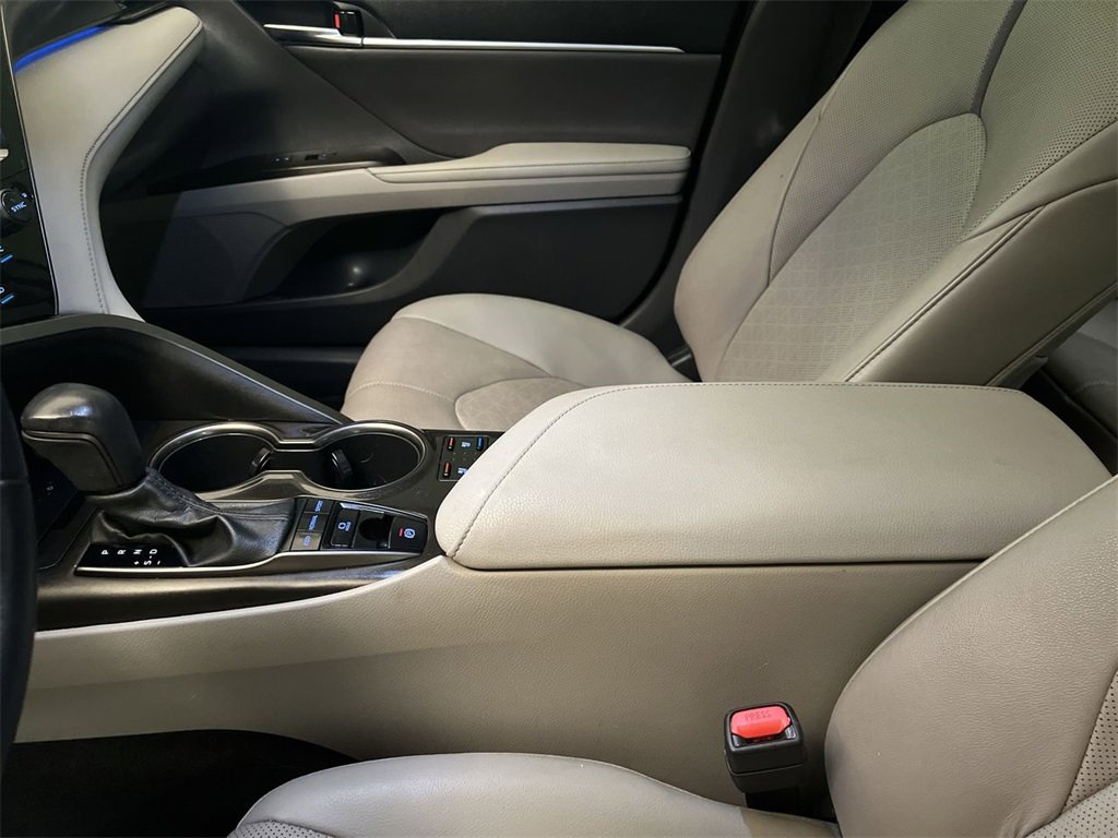 2022 Toyota Camry XSE photo 19