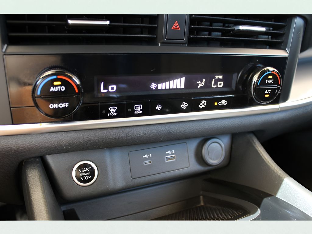 2023 Nissan Rogue SV AWD photo 10