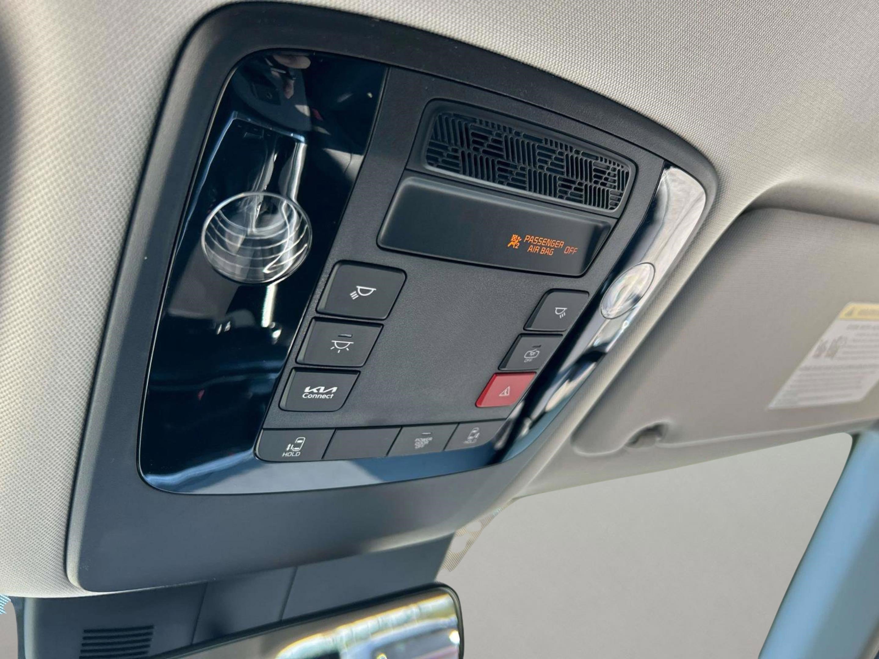 2026 Kia Carnival LX photo 28