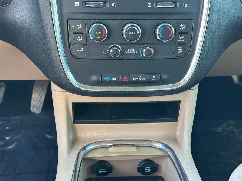 2016 Dodge Grand Caravan SXT photo 13