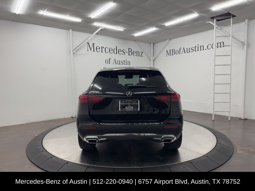 2025 Mercedes Benz GLA 250 photo 2