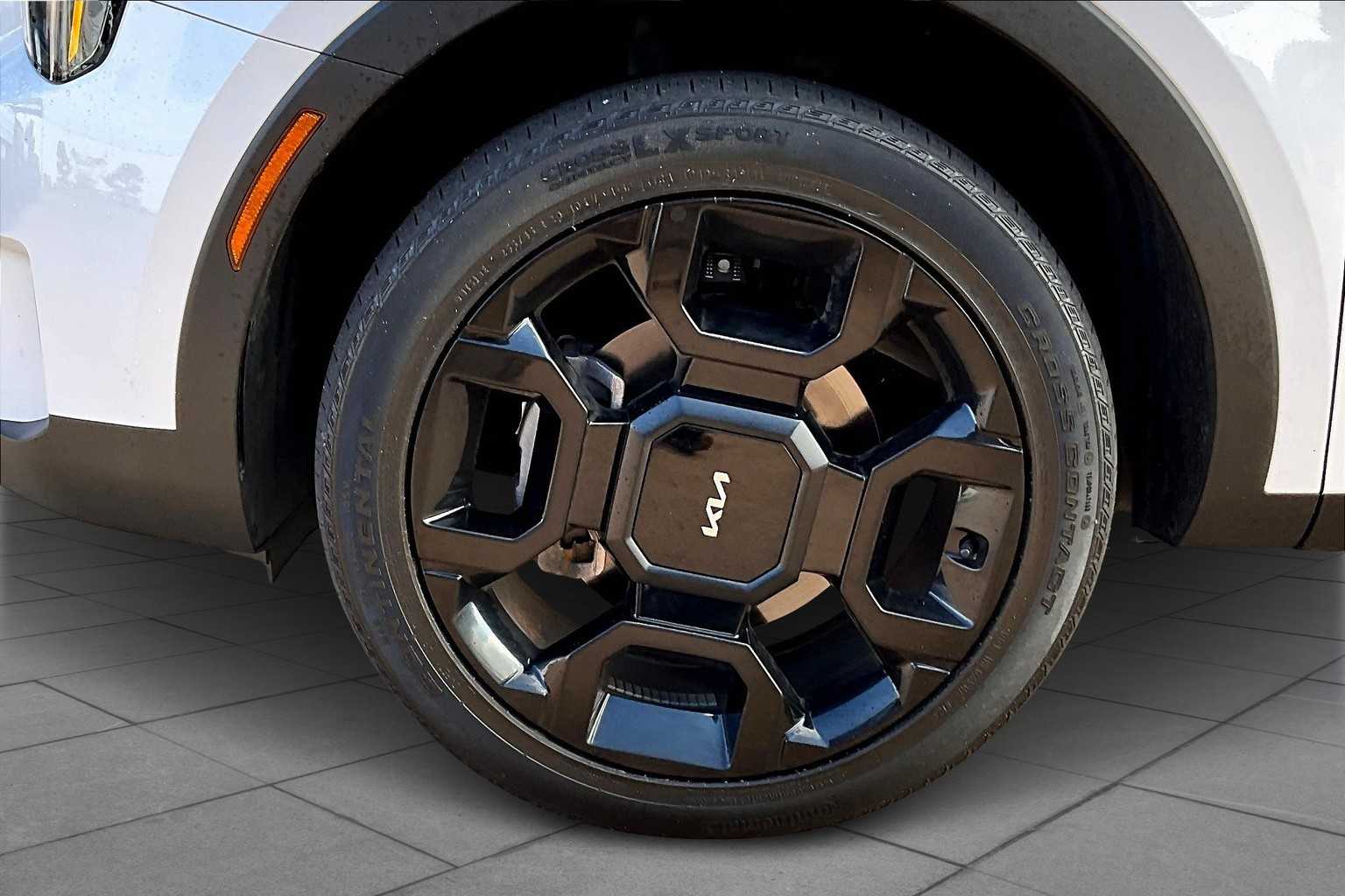 2024 Kia Sorento X-Line EX photo 8
