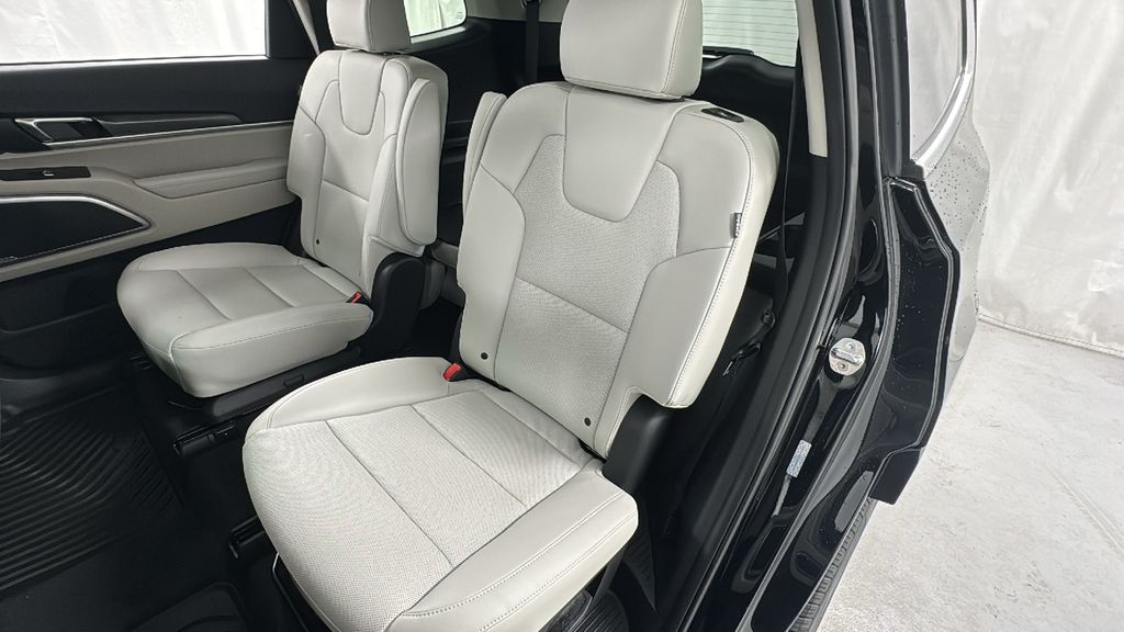 2025 Kia Telluride S photo 12