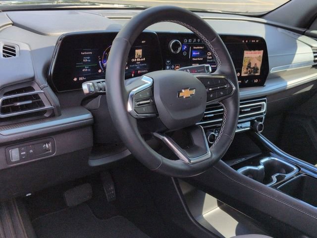 2025 Chevrolet Traverse photo 3