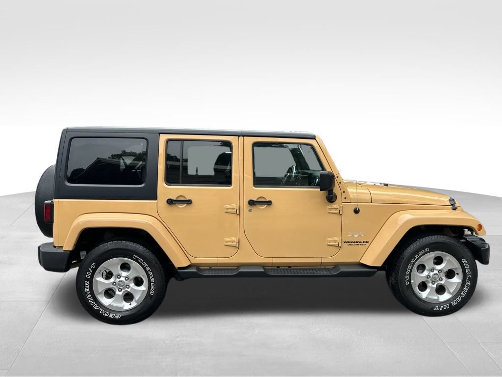 2013 Jeep Wrangler Unlimited Sahara photo 6