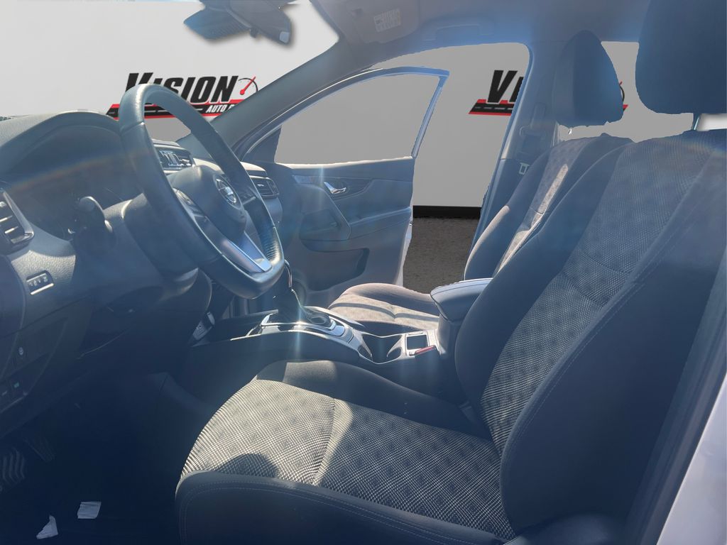 2022 Nissan Rogue Sport SV photo 9