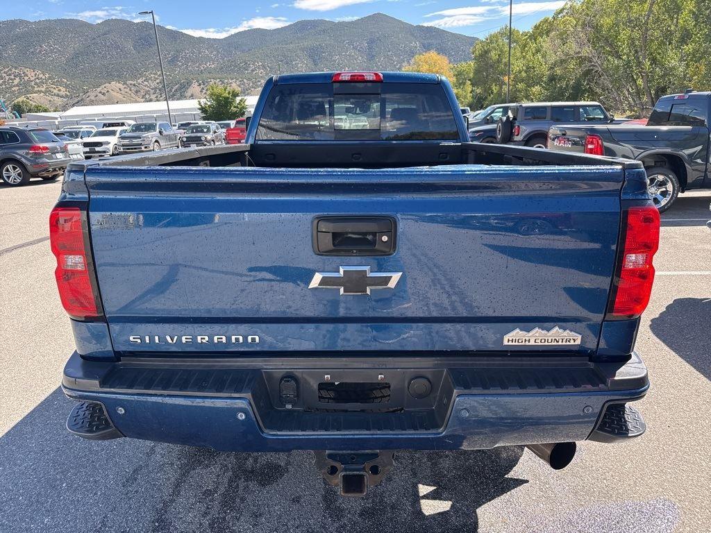 2016 Chevrolet Silverado 2500HD High Country photo 3
