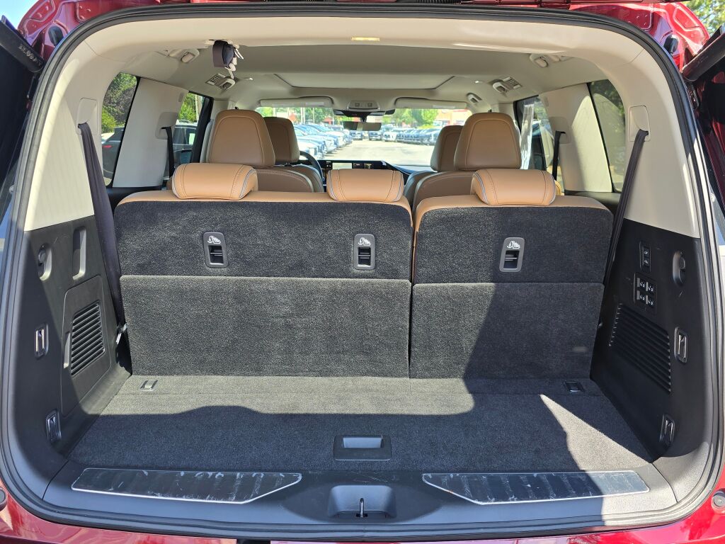 2025 Infiniti QX80 Luxe photo 14