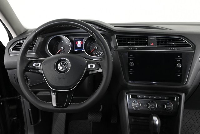 2021 Volkswagen Tiguan SE photo 3