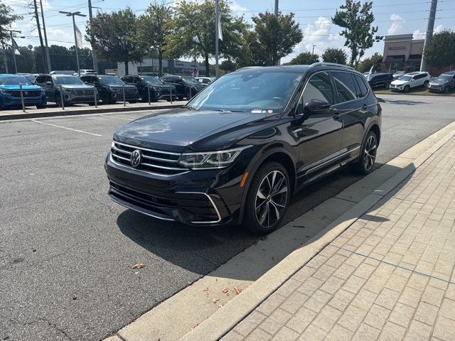 2022 Volkswagen Tiguan SEL Premium R-Line photo 2